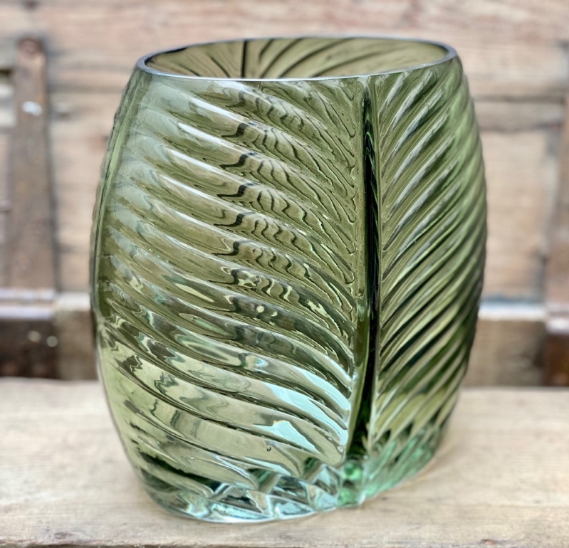 Green oval Leaf Vase