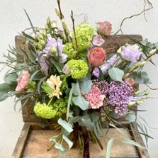 Adelaide Gardens hand tied