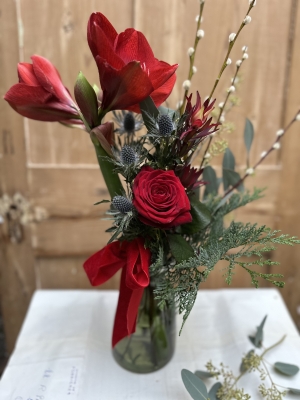 Amerylis pinch neck vase design