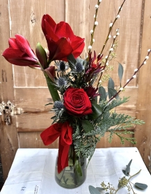 Amerylis pinch neck vase design